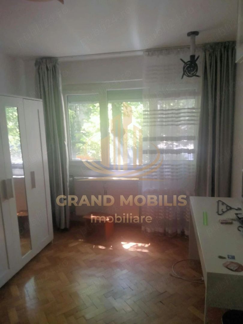 Apartament de vânzare 3 camere si beci - imaginea 3