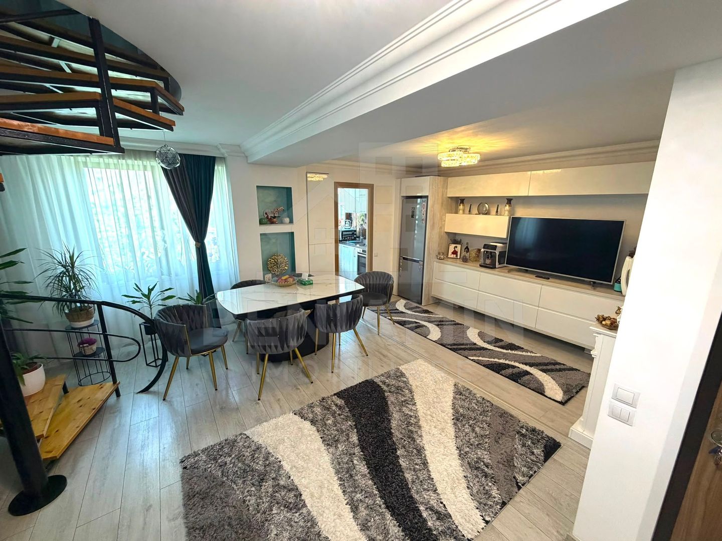 Apartament cu 3 camere si 3 bai in Craiovita Noua - Promenada Mall -
