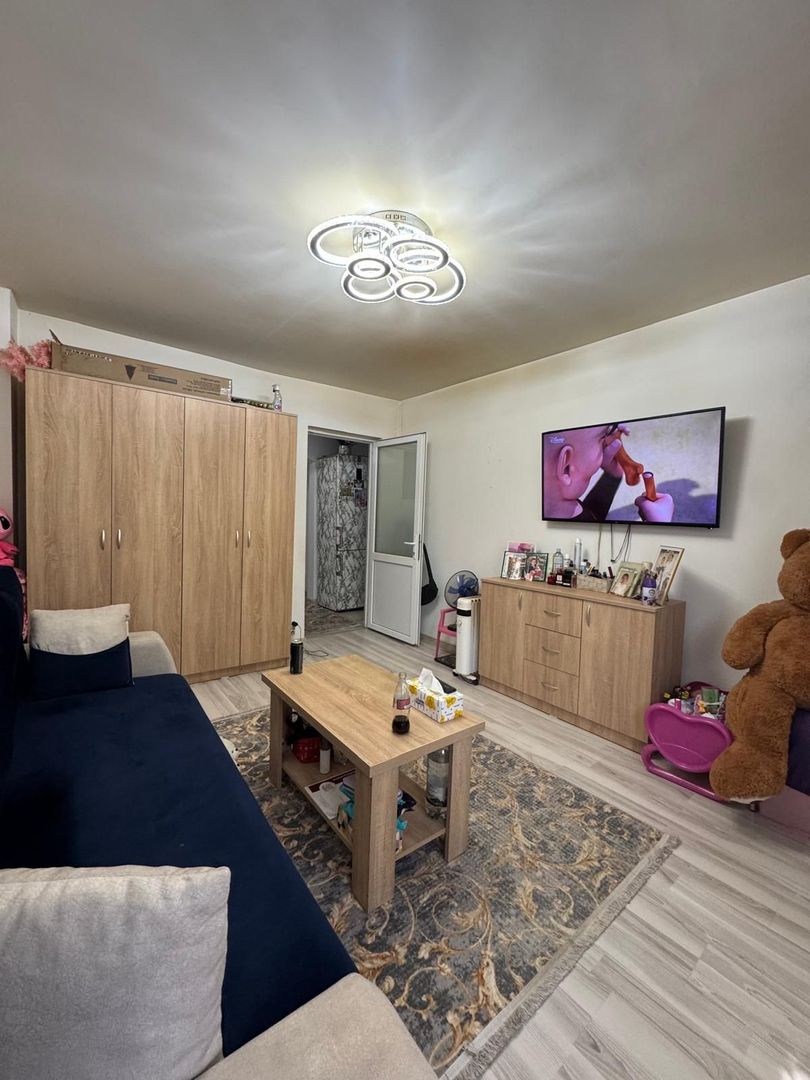 2 camere | Renovat | Apărătorii Patriei| etaj 2/4 | 40 mp| T738