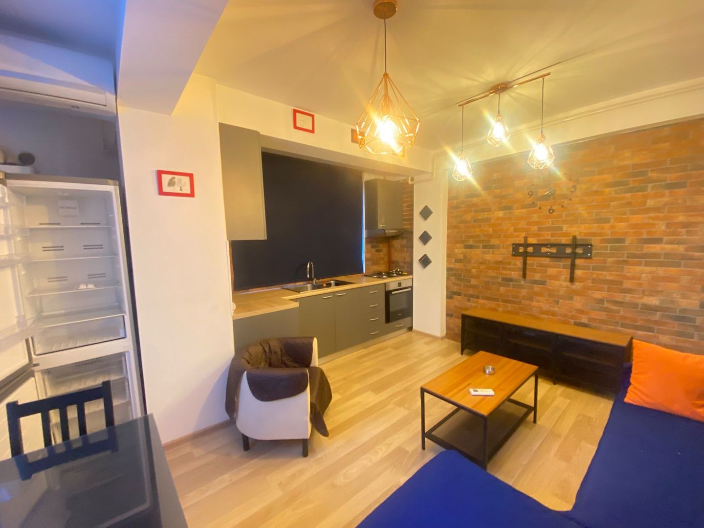 VZ14 – 2 camere Militari Residence, parcare + centrală proprie