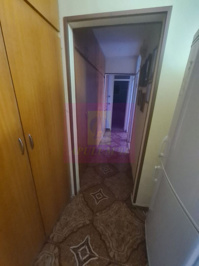 Apartament cu 3 camere de vanzare in Campina - Zona Centrala - imaginea 14