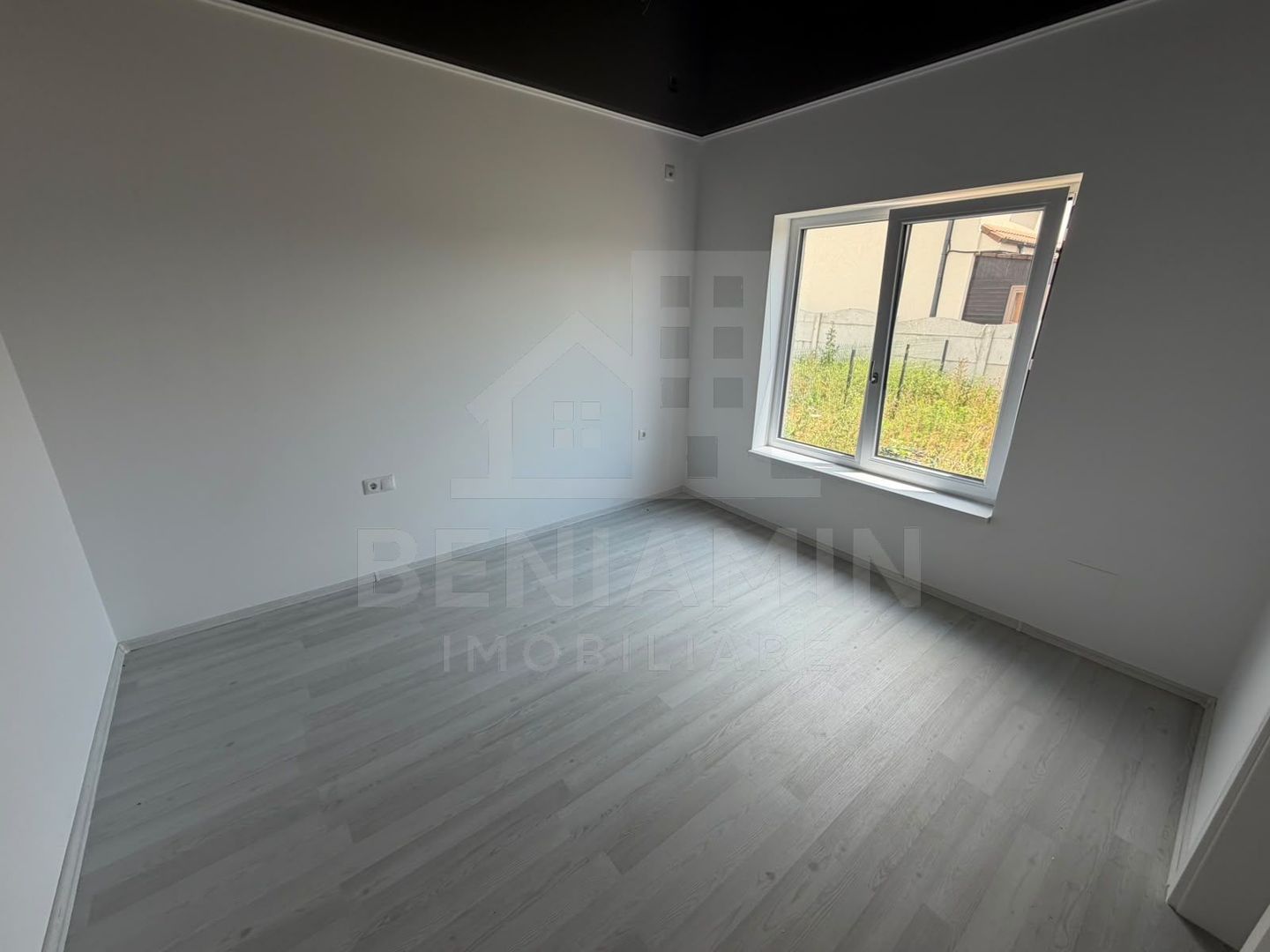 Casa-3 Dormitore-3 bai-Teren 300mp-Damila str Ficusului-La cheie - imaginea 6