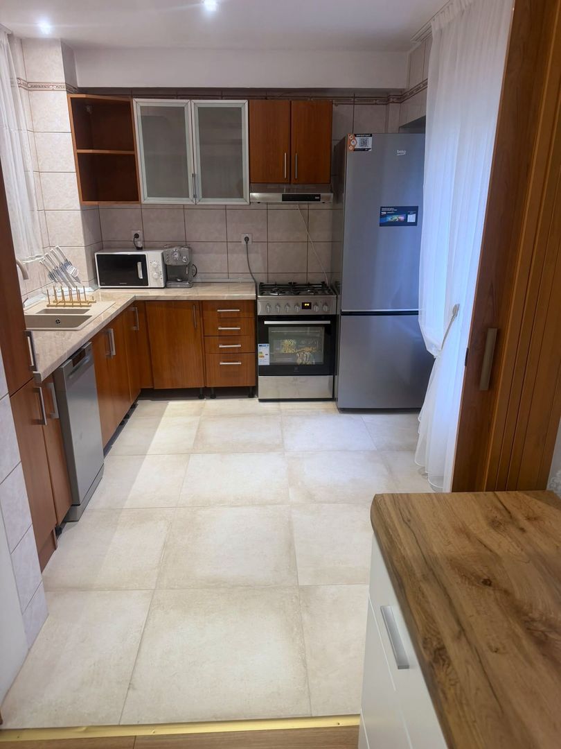 Piata Floreasca apartament 4 camere de inchiriat - imaginea 4