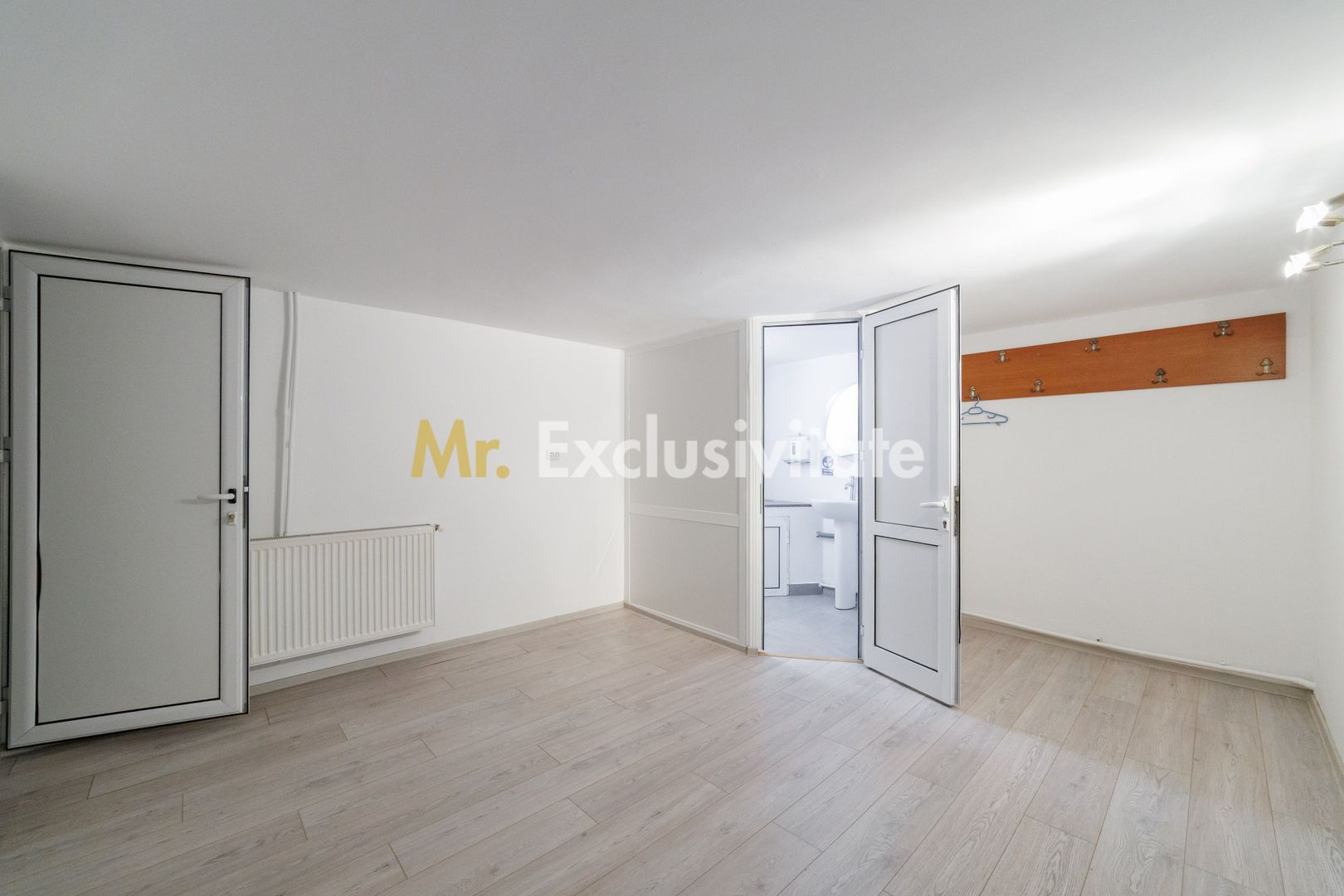 Proprietate multifunctionala | Doua cladiri | 581 mp | Pitesti - imaginea 4
