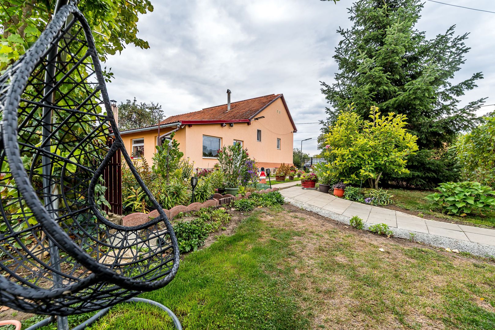 Imagine 1 - 🏡 Mai mult decât o casă: libertatea de a trăi aproape de natură