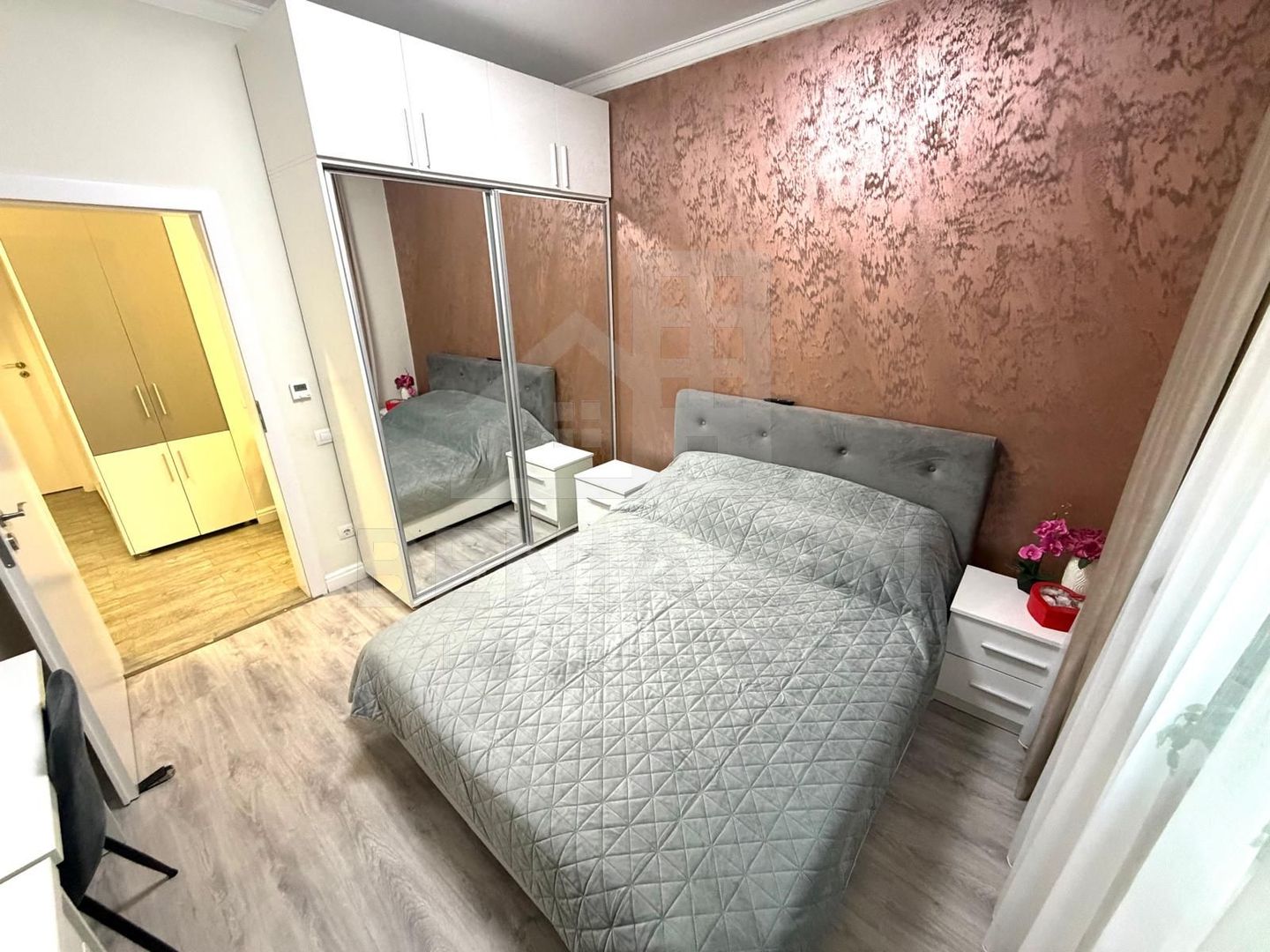Apartament decomandat deosebit 3 camere 2 bai bloc 2020 cu parcare - imaginea 6
