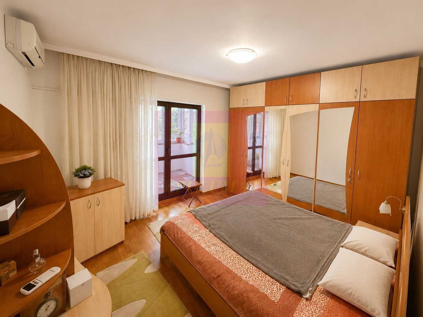 Apartament vanzare 3 camere Decebal, Centrala proprie