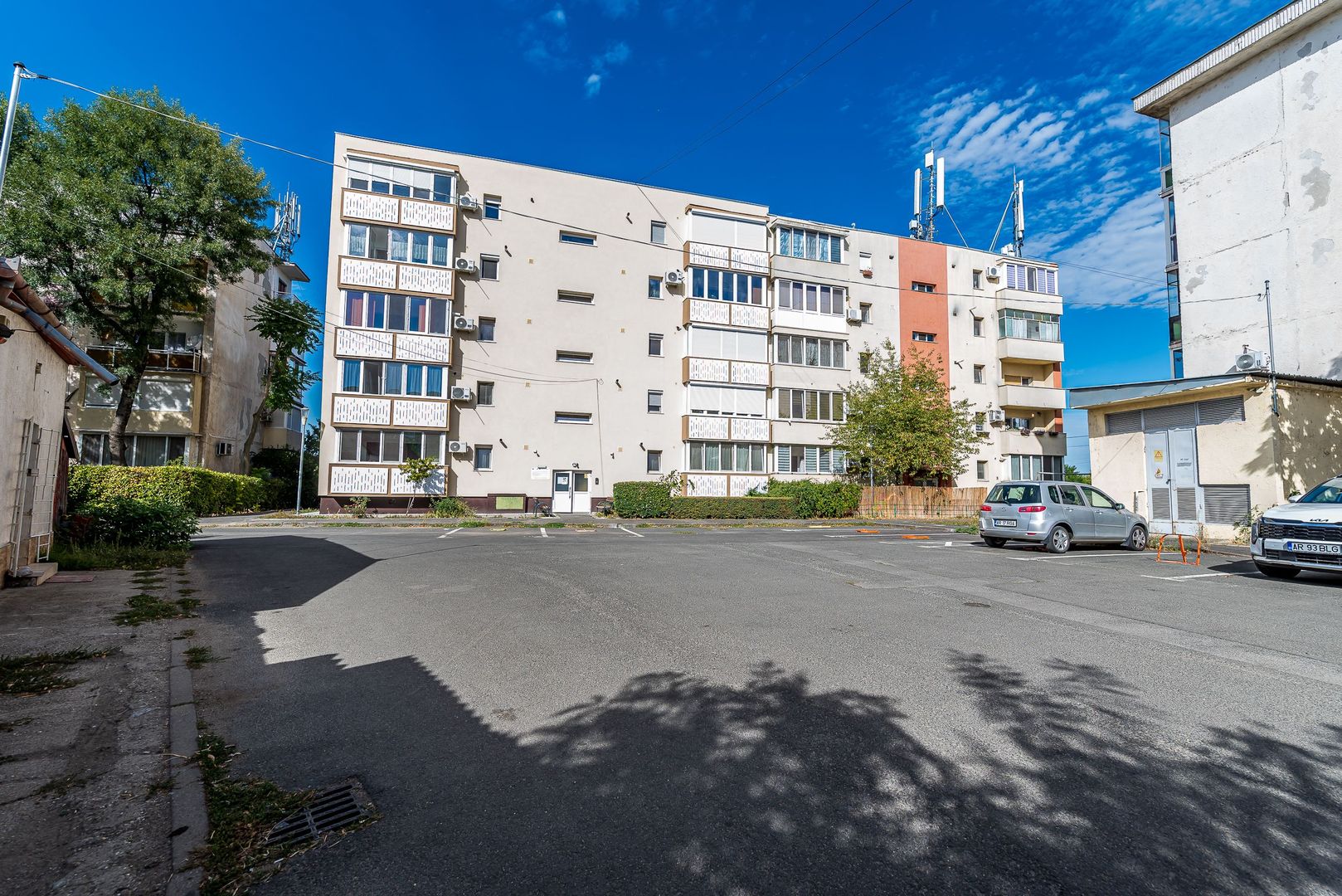 Imagine 1 - Apartament cu 3 camere decomandat la parter in Confectii Comision 0%