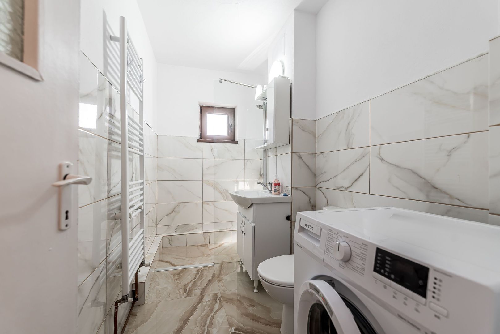 Imagine 8 - Rezervat Apartament renovat cu 2 camere Micalaca etaj 3 Comision 0