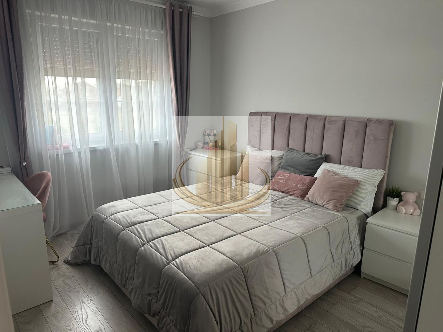 Casa in stil mediteranean, ultrafinisată 5 camere, 3 bai + curte. - imaginea 32