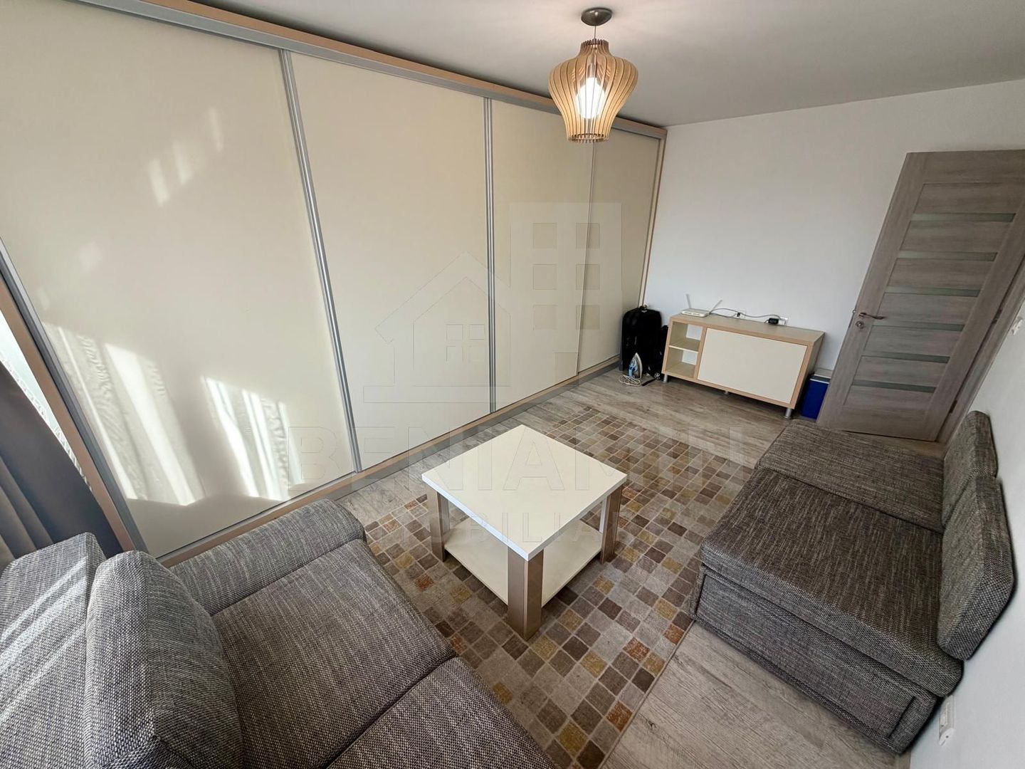 2 decomandat - renovat complet - etaj 2 - Electroputere Mall - - imaginea 2