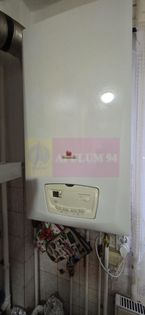 Apartament cu 3 camere de vanzare in Campina