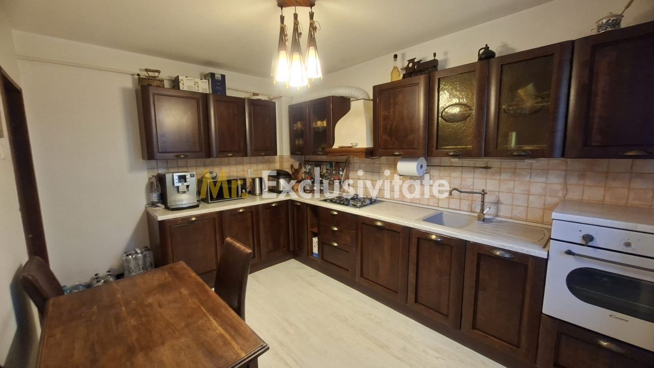 Casa Centrala de vanzare - Strada Rahovei Pitesti - imaginea 14