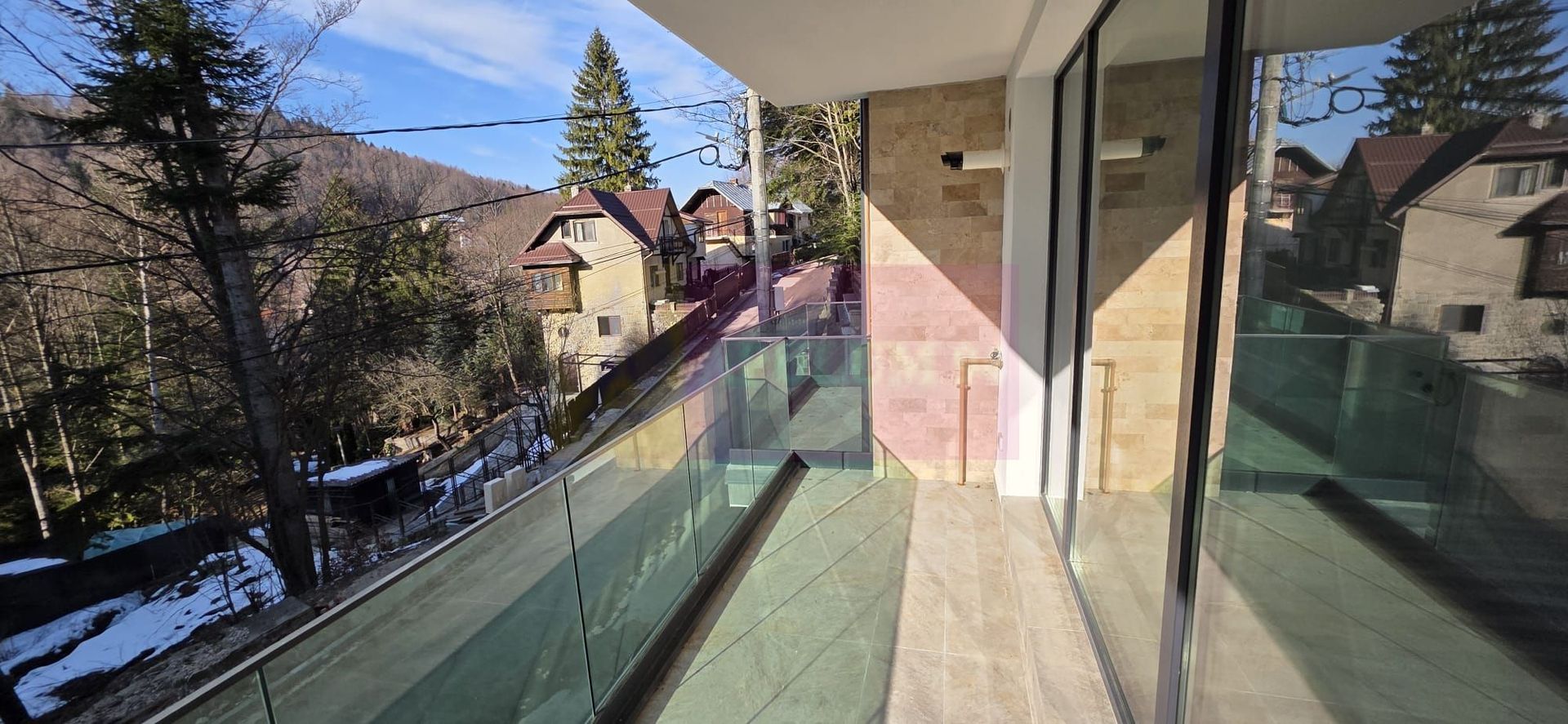 Apartament 3 camere de vânzare la Sinaia
