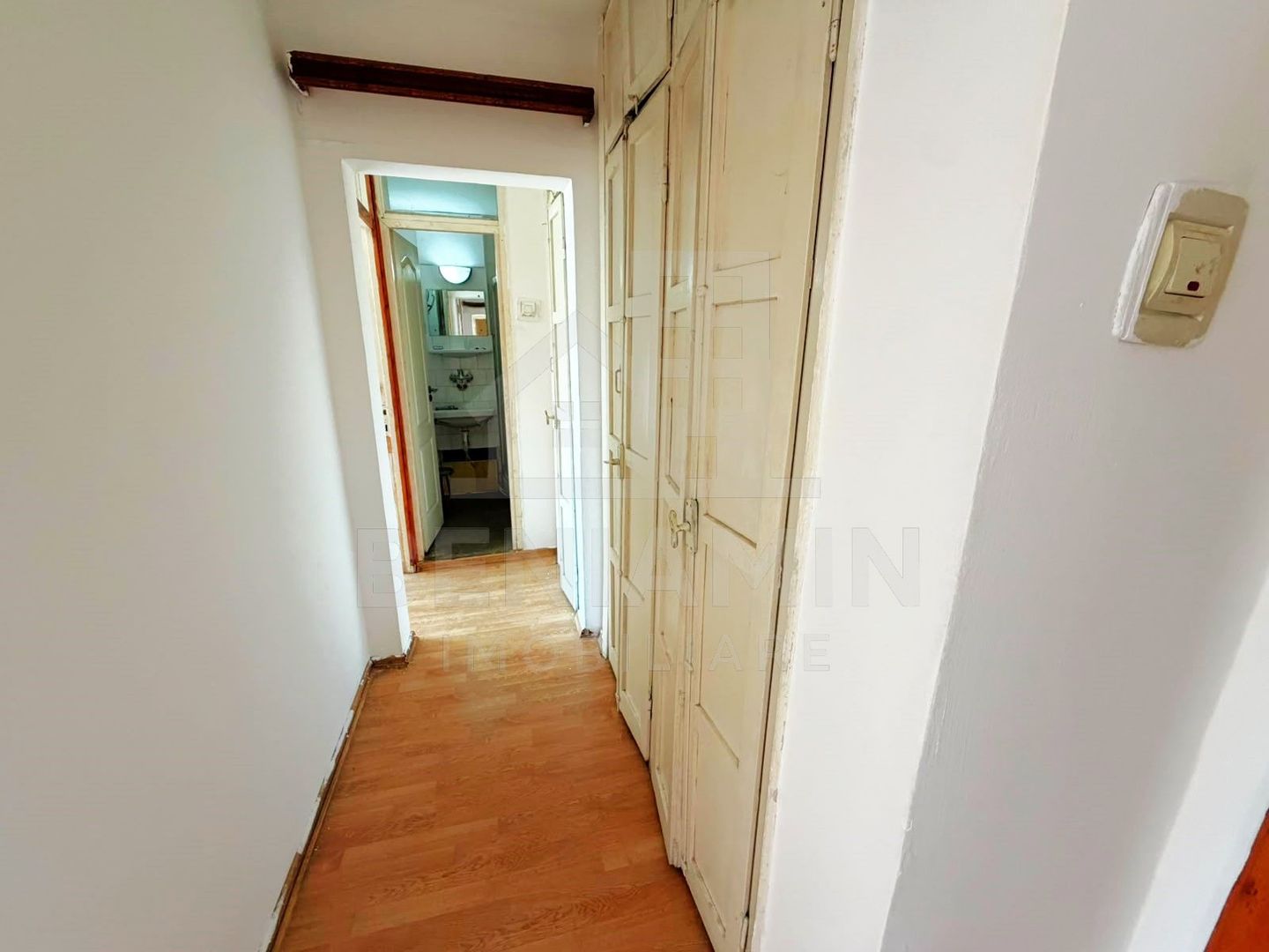Apartament 4 camere decomandat - Spitalul Judetean - 80mp -1983 - imaginea 8