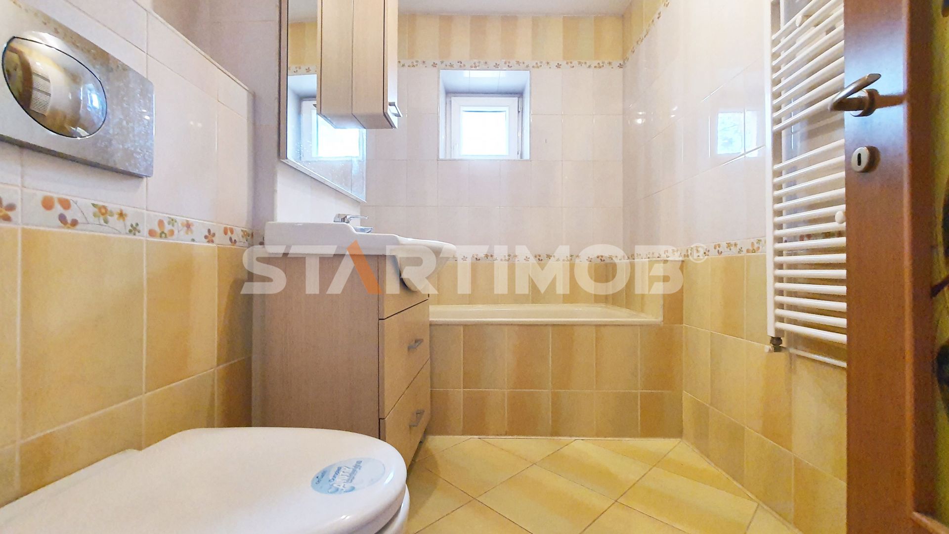 Apartament 3 camere  cu boxa si parcare