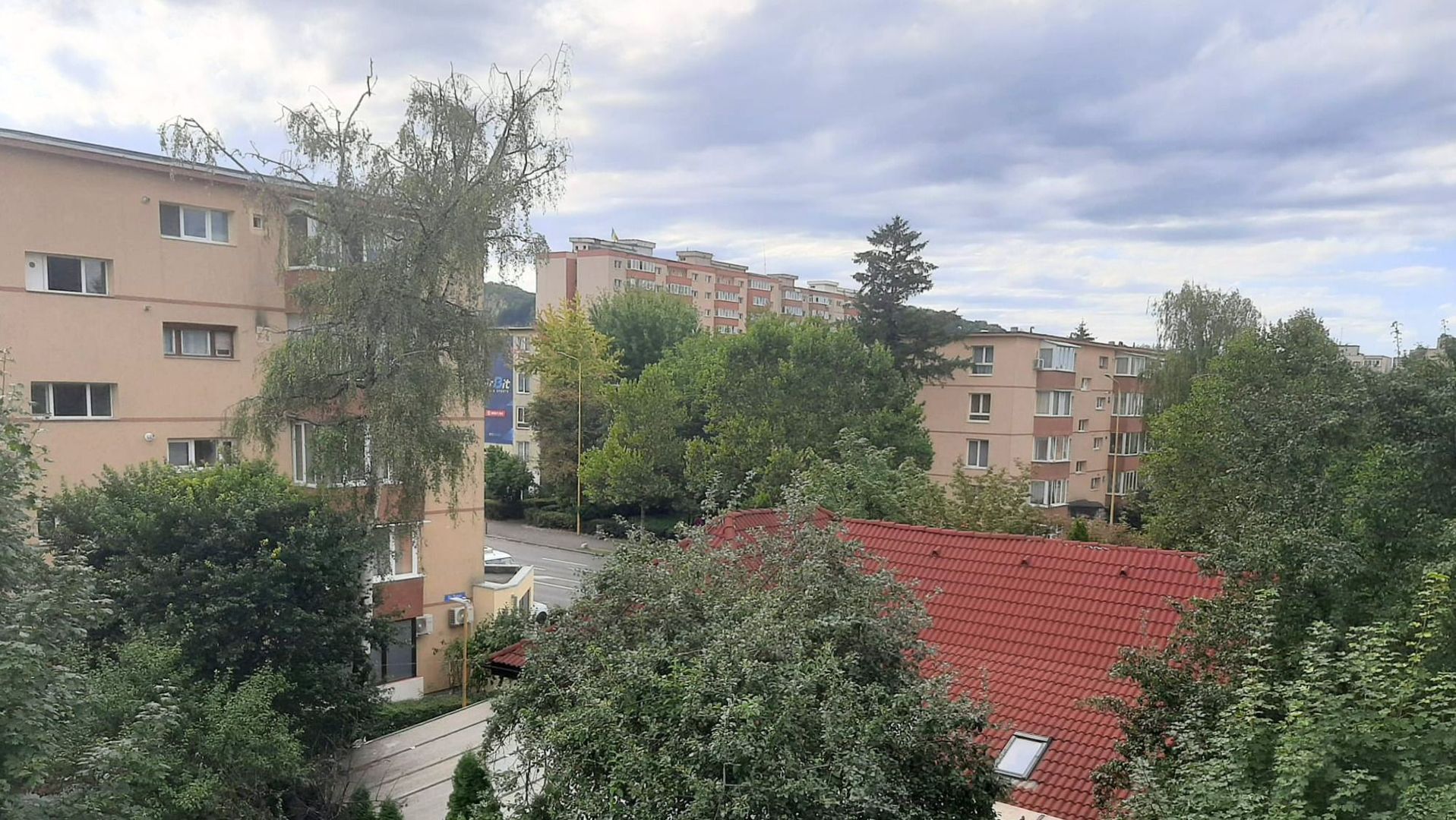 Apartament 2 camere 89000 EUR etaj intermediar foarte aproape de piata Astra - imaginea 6