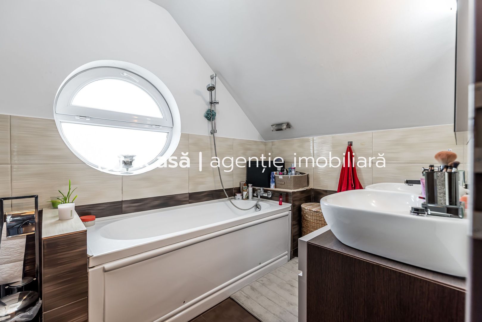 Imagine 12 - Casă gata de mutat în Westfield | 387 mp teren | curte + anexe