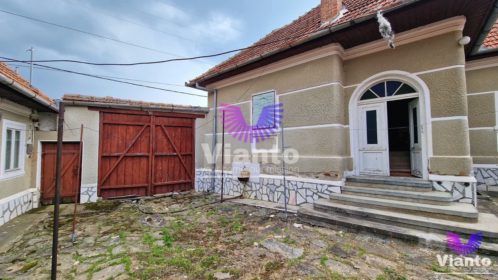 Casă în Poiana Sibiului | 909 mp teren | livadă și anexe gospodărești