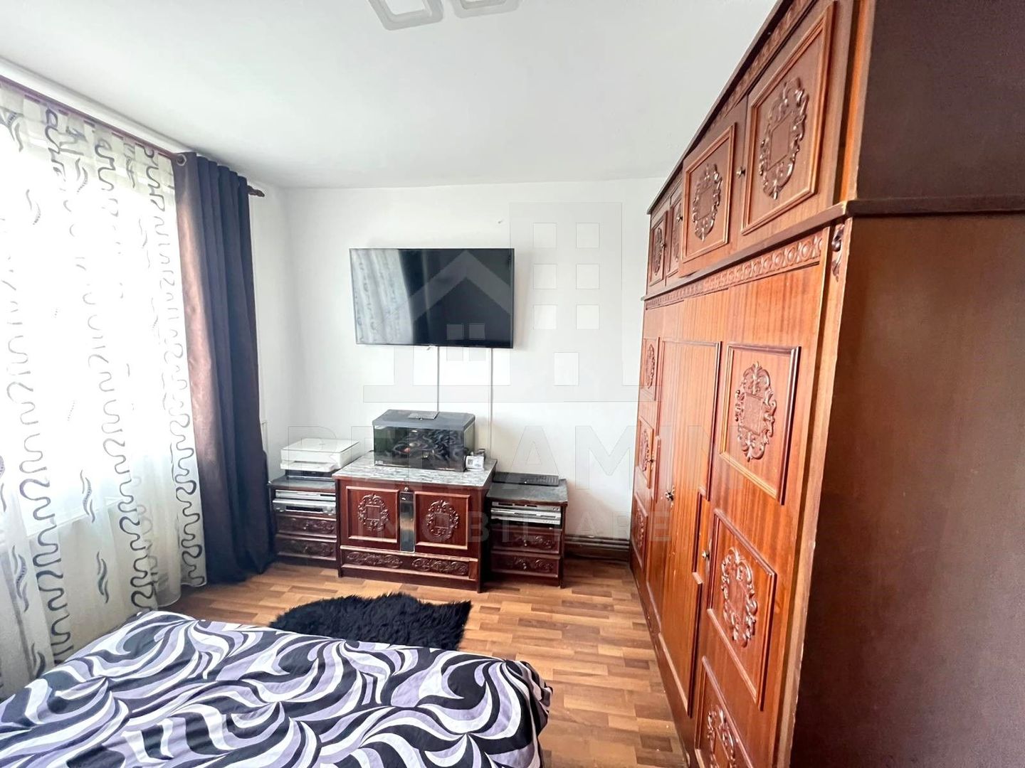 Apartament-2-camere-Mobilat-Centrala-Parcare-Bloc-Izolat-Astra - imaginea 3