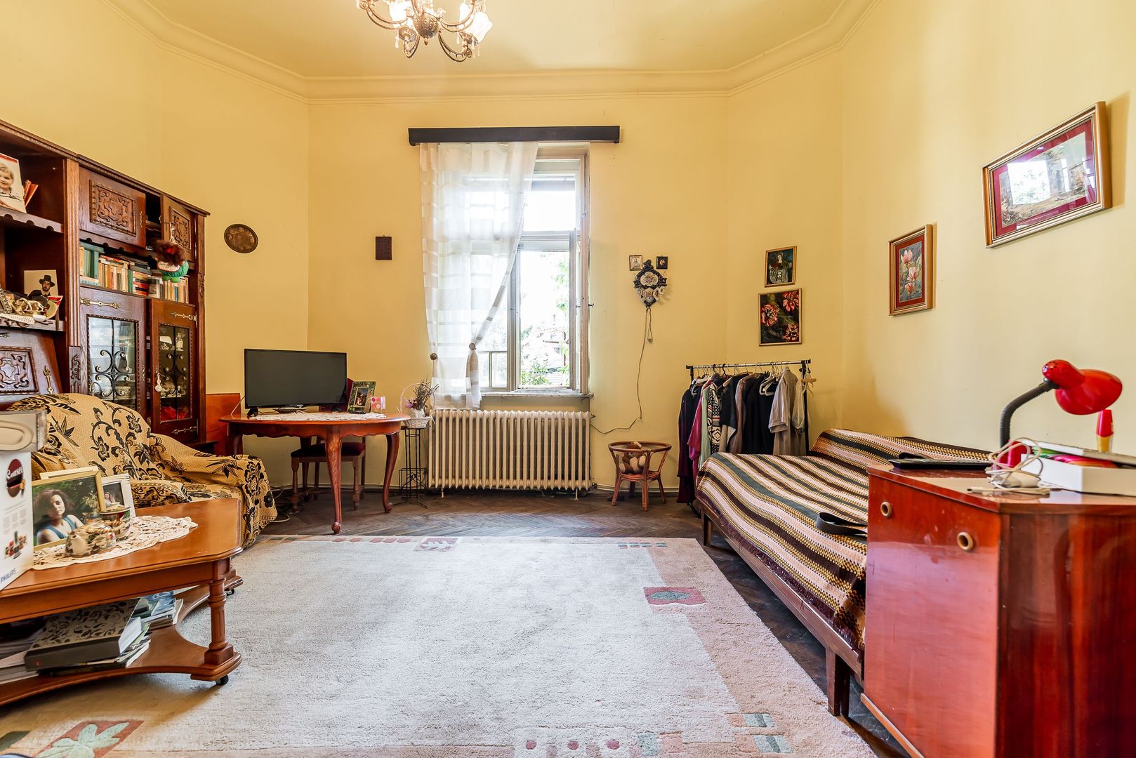 Imagine 9 - Apartament cu 4 camere si terasa si curte proprie, langa primarie