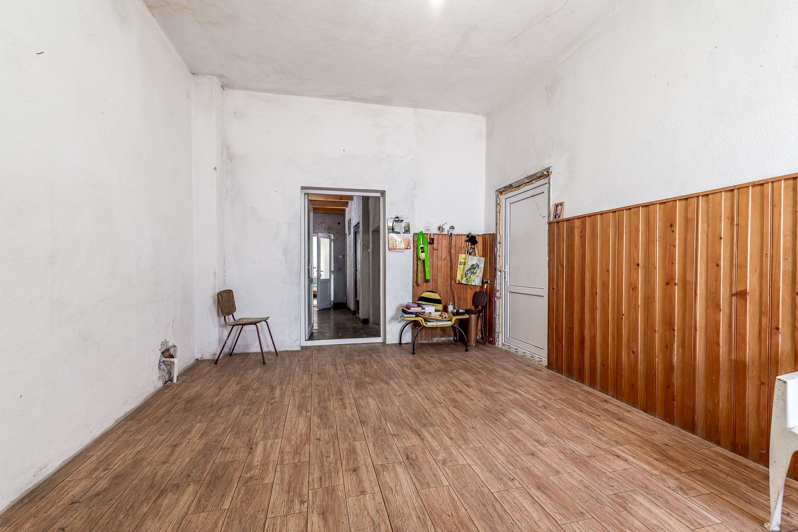 Imagine 4 - Casă, gospodărie cu teren de 1.345 mp în Galșa-Șiria