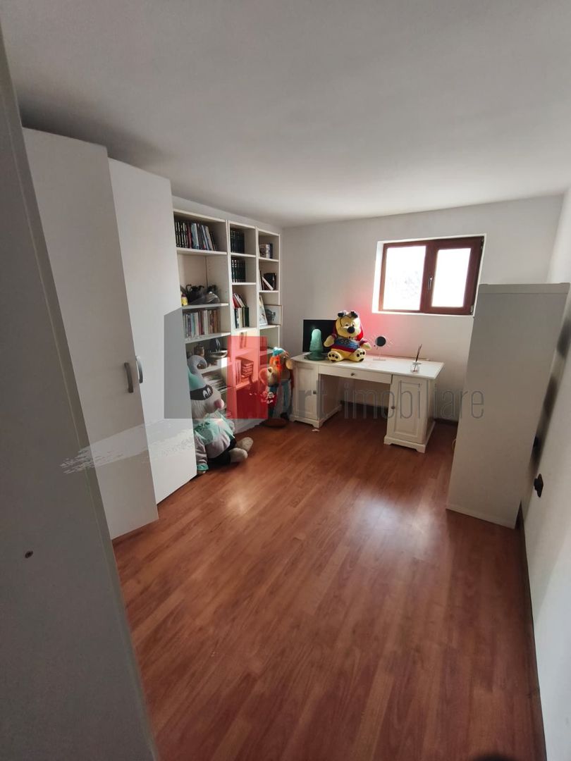 Casa Vanzare Giulesti 4 camere - imaginea 5