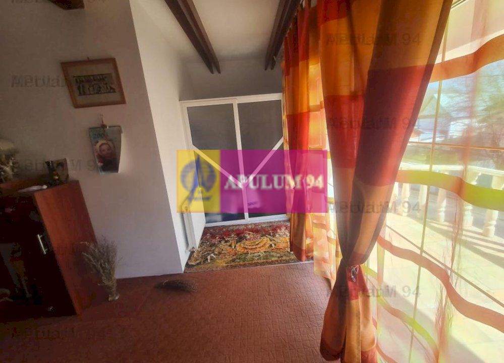 CASA (VILA) DE VANZARE IN CORNU