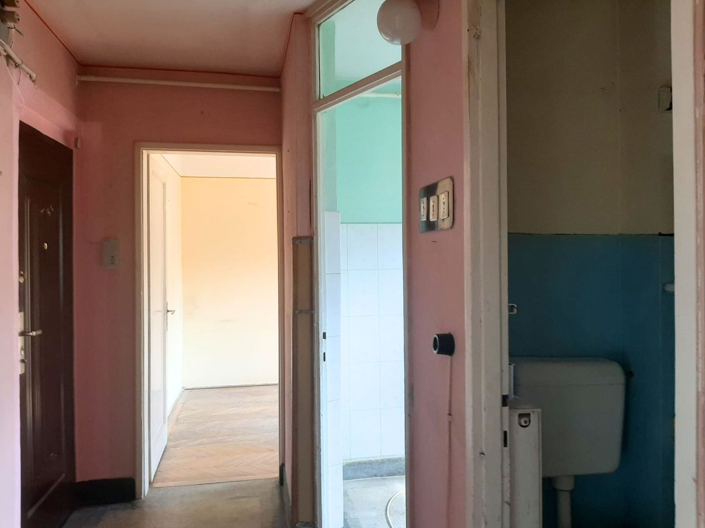 Apartament 2 camere 89000 EUR etaj intermediar foarte aproape de piata Astra - imaginea 14