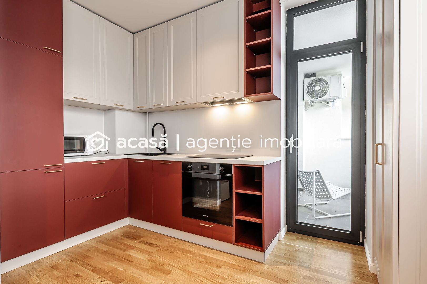 Imagine 7 - XCity Towers: 3 camere modern, etaj 2, living generos