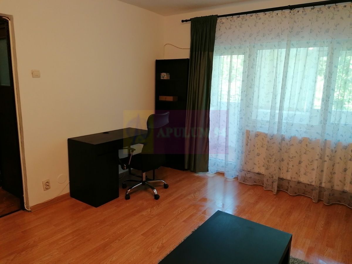 Garsoniera , Virtutii, Militari