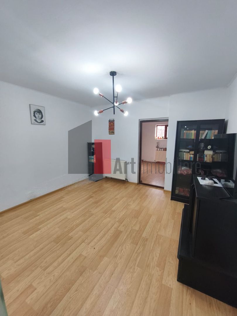 Casa Vanzare Giulesti 4 camere - imaginea 12