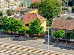 Imobil versatil D+P+E+M | Arteră principală Arad | Curte cu acces auto