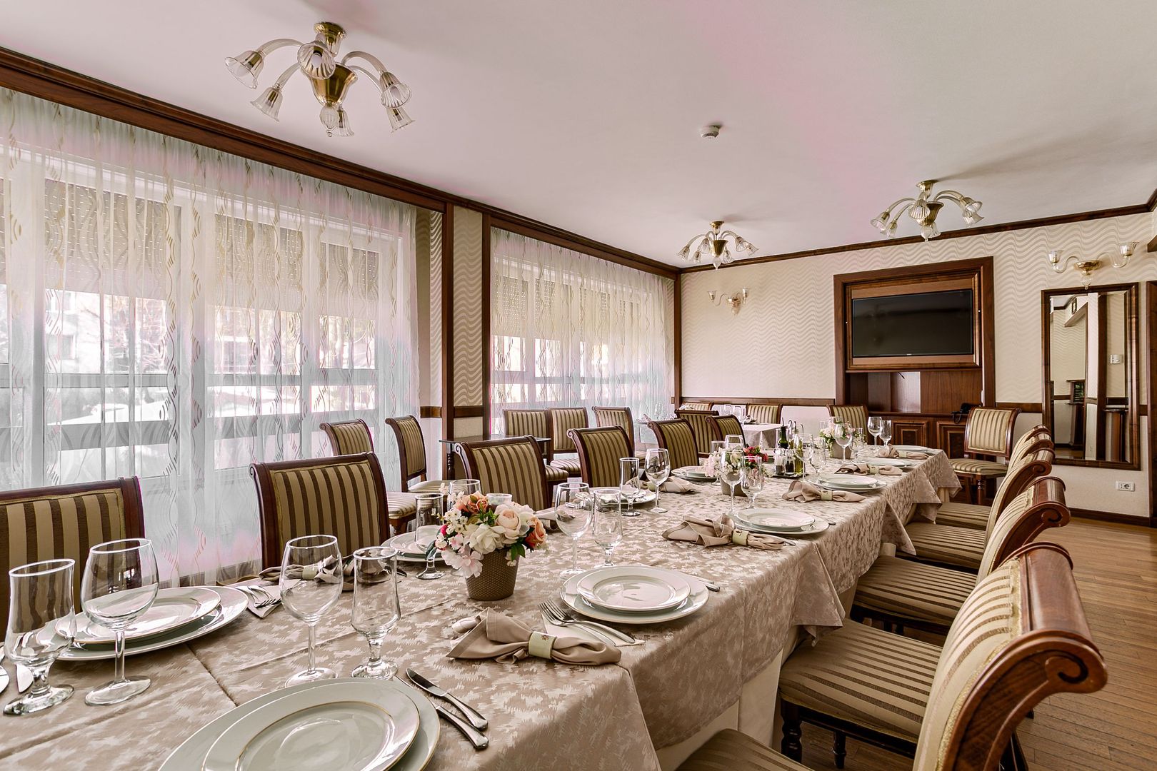 Imagine 2 - Oportunitate exclusivă de investiție: Hotel Best Western Central Arad