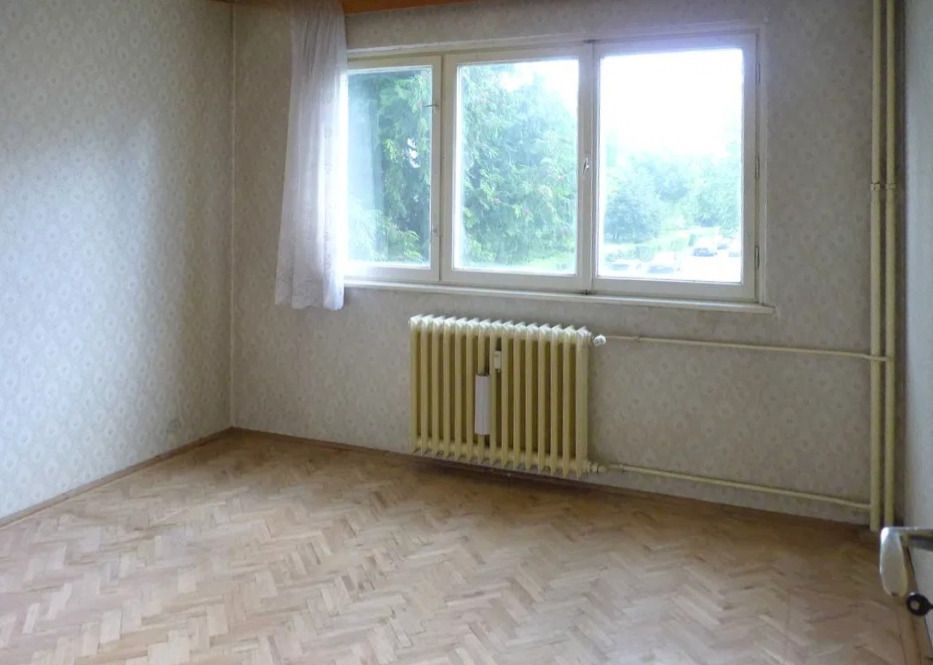 3 Camere în Astra Etaj 1 Vedere Liberă Necesită Renovare - imaginea 4