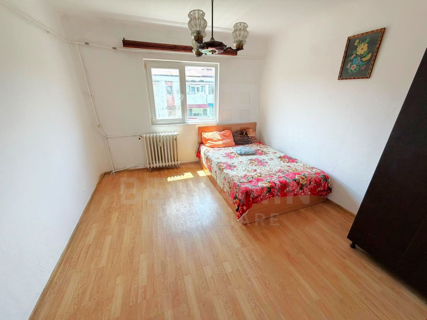 Apartament 4 camere decomandat - Spitalul Judetean - 80mp -1983 - imaginea 2