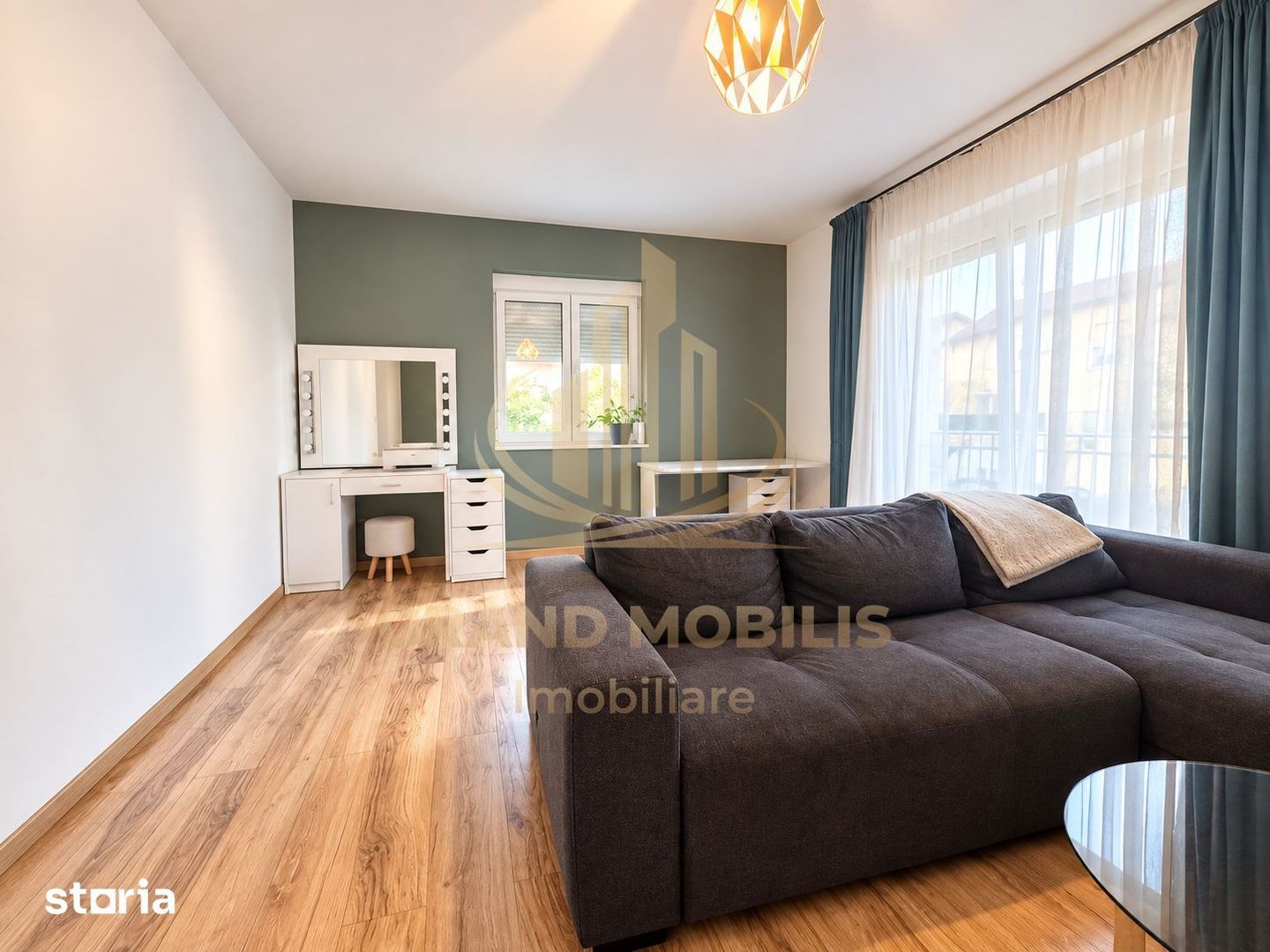 Închiriez apartament cu gradina si locuri de parcare Dumbrăvița