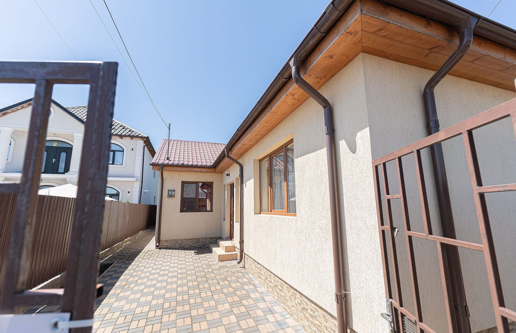 Casă 3 camere, 368mp teren, supr. utila 90mp, pe str. Focșa din Tecuci - imaginea 3