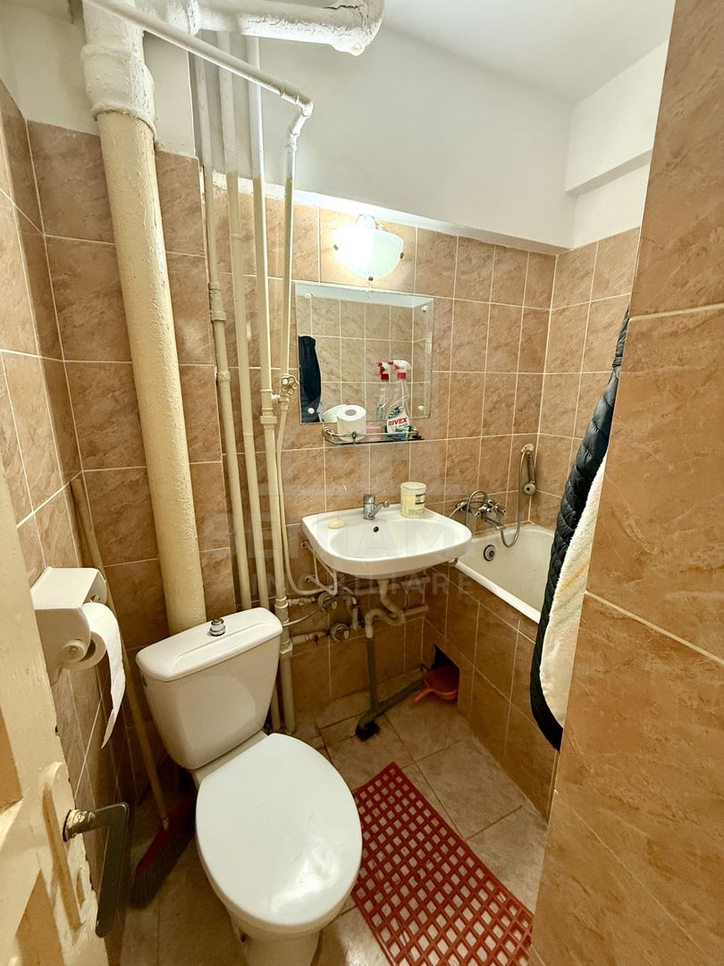 2 camere - etaj 1 - investitie - zona excelenta - Cinema Patria - imaginea 6