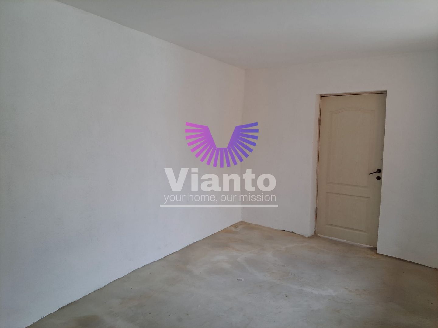 Casa 2 Camere-37mp, si Curte 25mp in Piata Cluj
