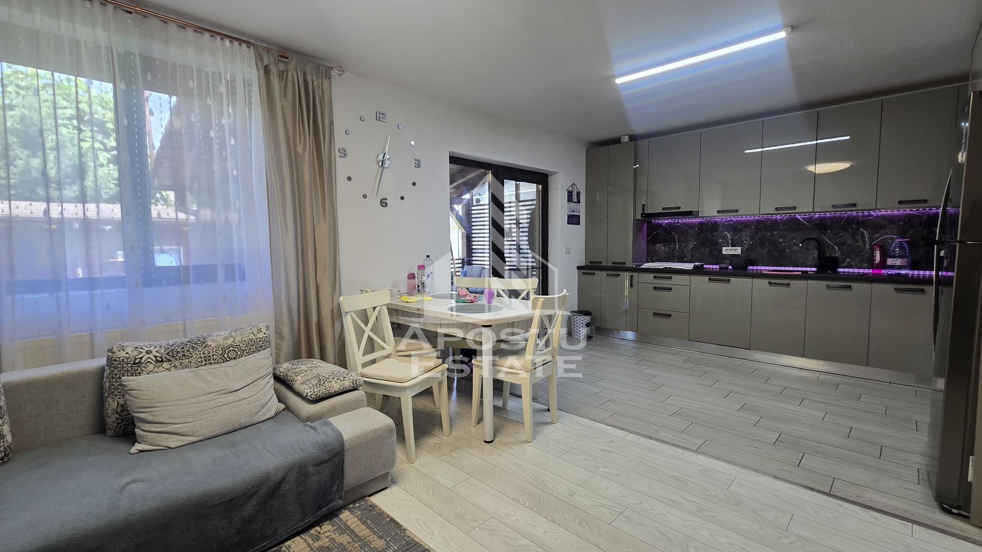 Casa individuala de vanzare cu 4 camere, 2 bai, terasa si foisor, Sag - imaginea 5