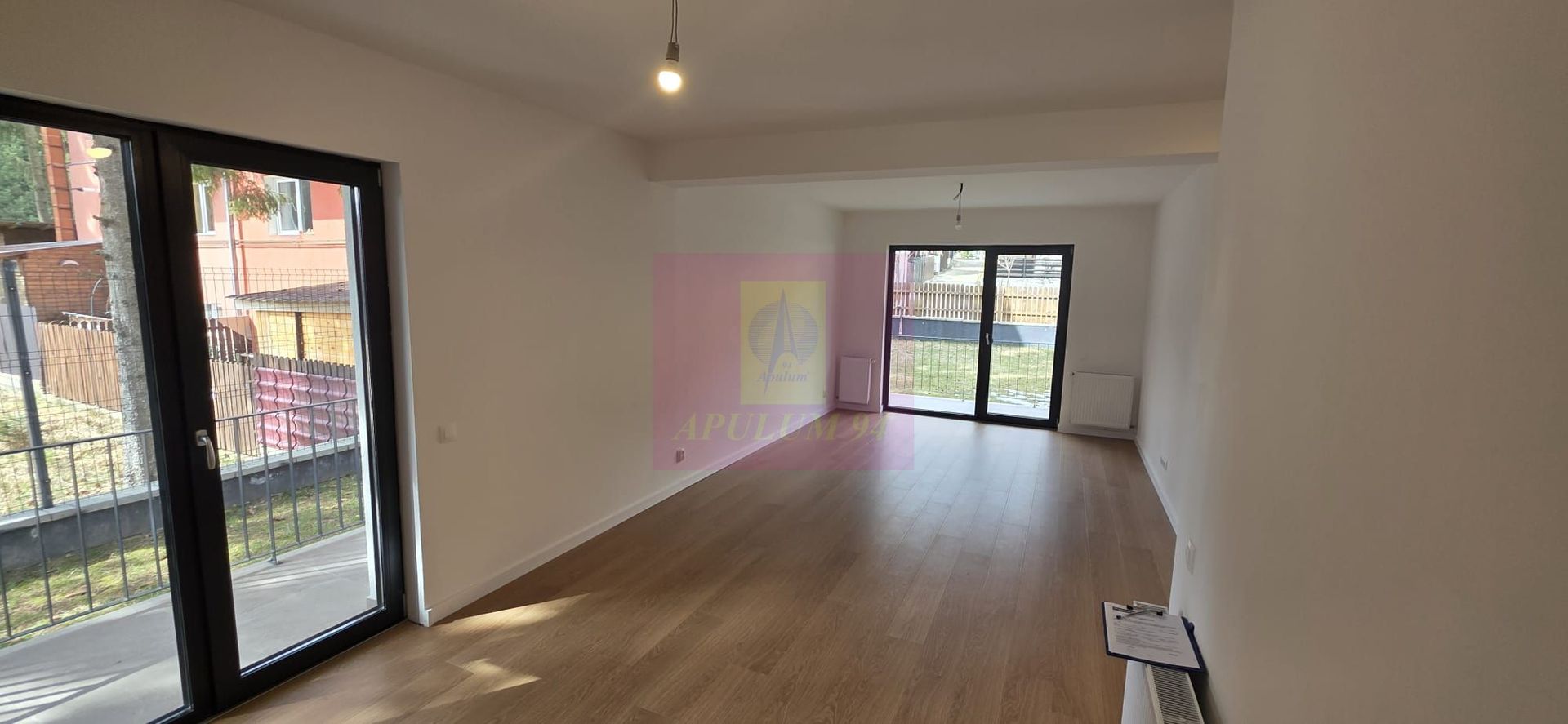 Apartament cu 2 camere de vanzare in Busteni, curte si loc de parcare