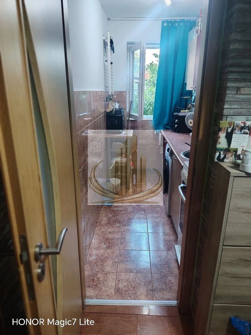 Apartament la etajul 1, baie cu geam și bucătărie închisă | Calea Șagu - imaginea 9