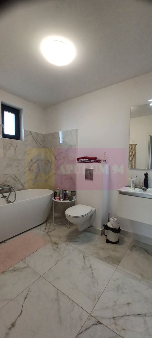 Săbăreni, casă P+1+pod, 5 camere, 130 mp utili, curte 470 mp