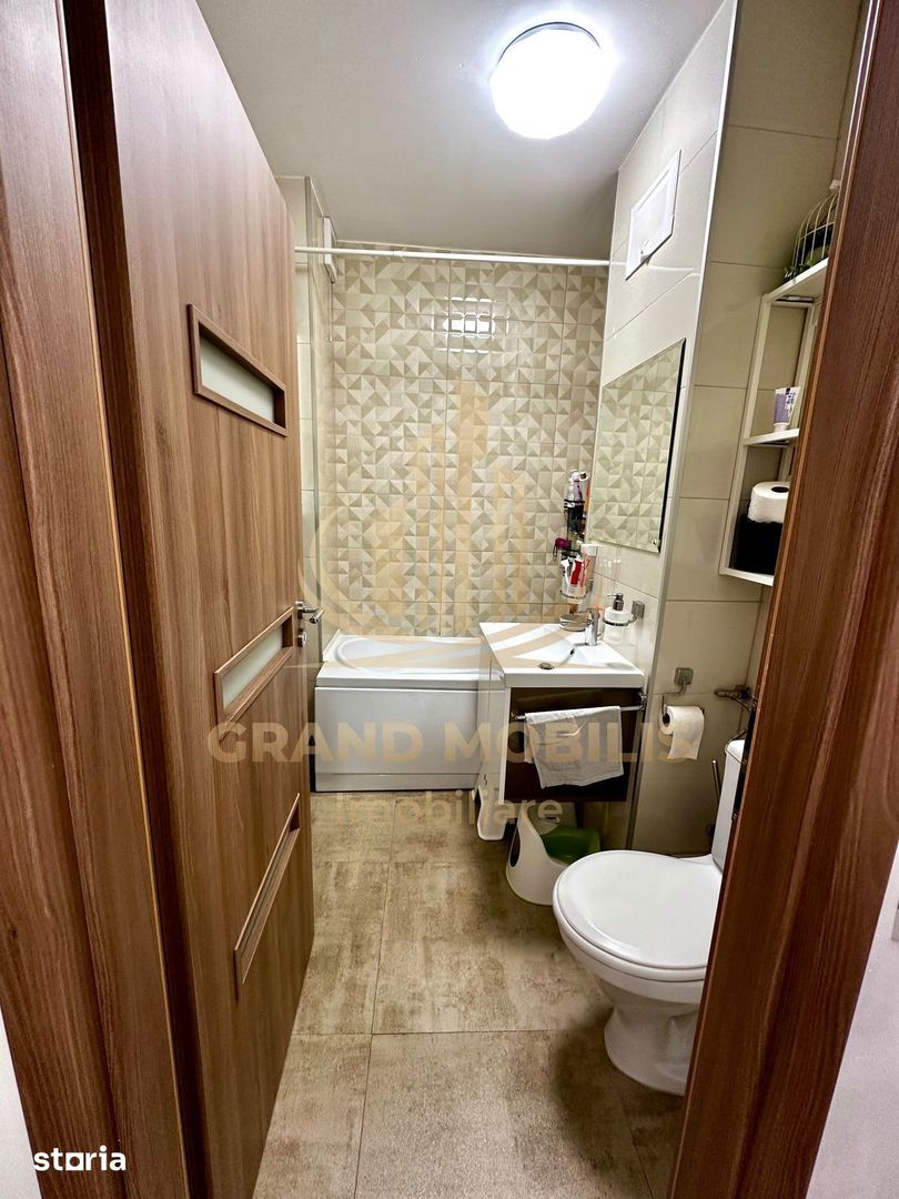 Apartament cu 4 camere si 2 bai | 84 mp | decomandat | zonă centrală - imaginea 11