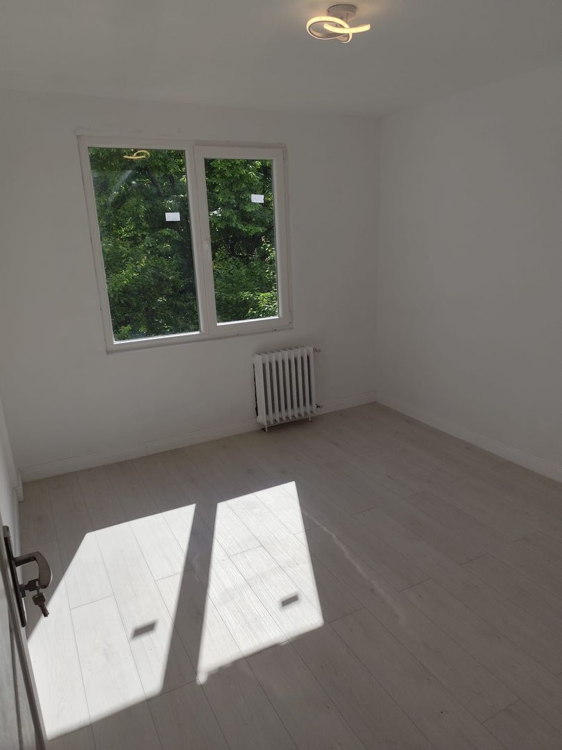 3 camere decomandat  Parcul Drumul Taberei