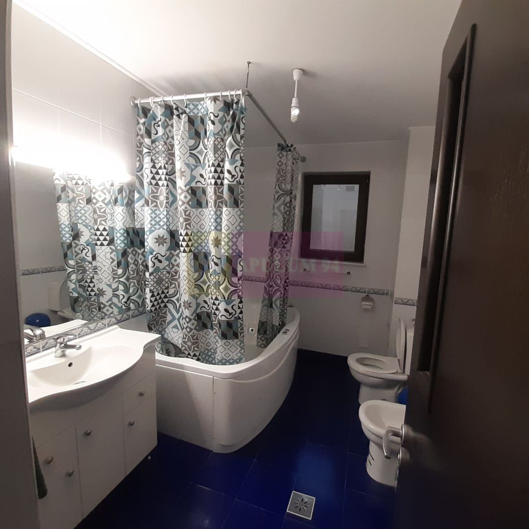 Două vile tip duplex de închiriat - zona Antiaeriană