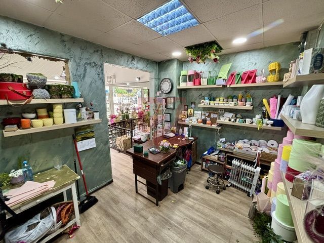 Investitie - Spatiu comercial ultracentral, inchiriat cu 900 Euro. - imaginea 6
