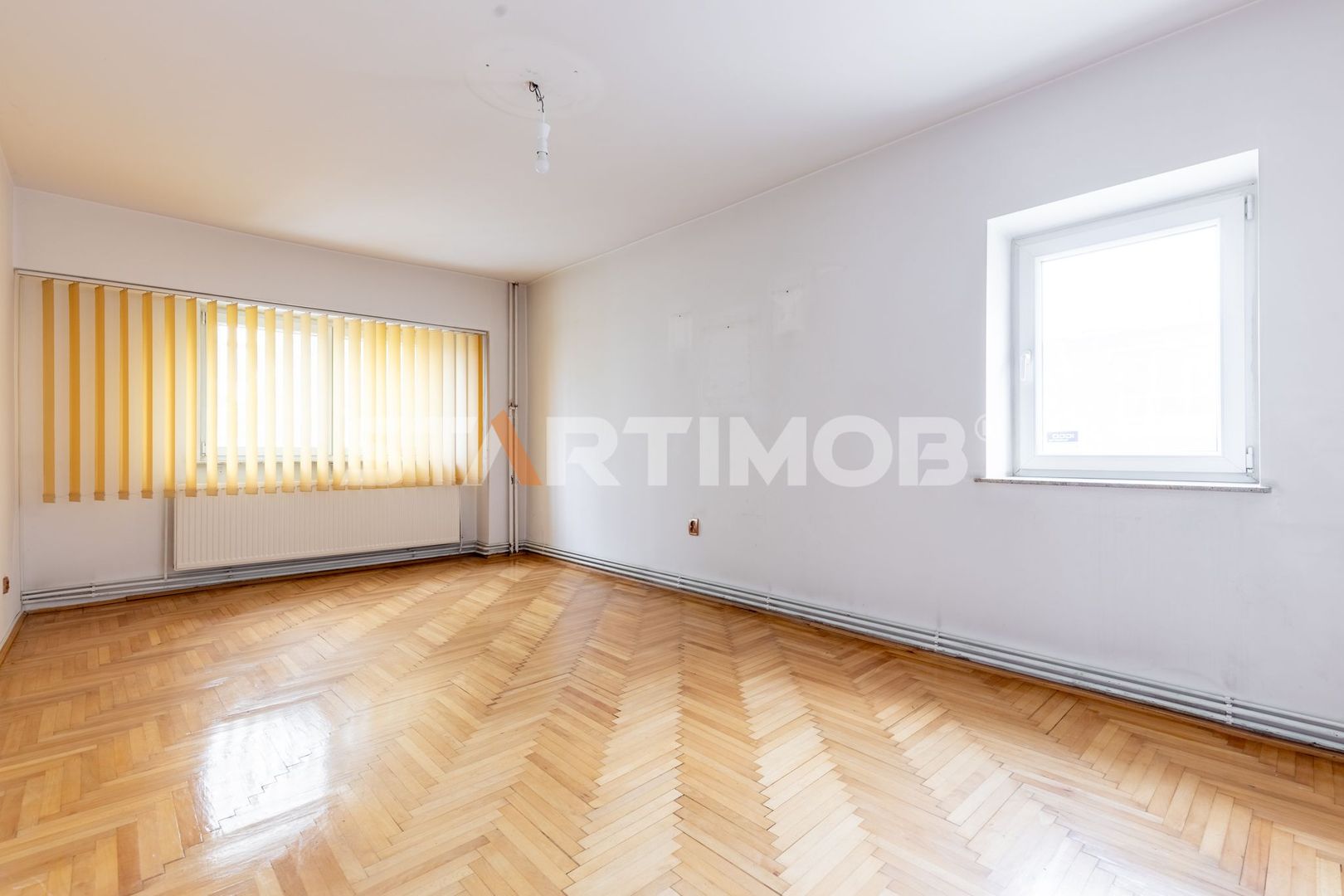 Apartament 3 camere  cu boxa si parcare