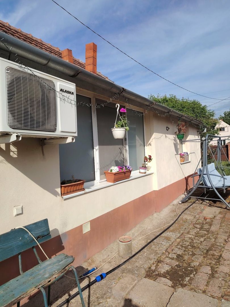 Casă cu 4 camere și teren generos de 2.370 mp – Deta, Strada 1 Mai - imaginea 3